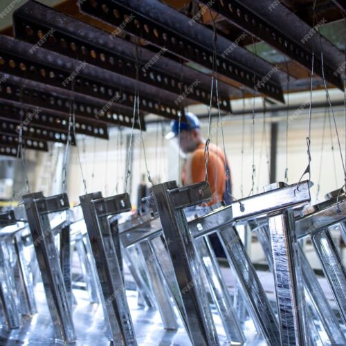 Śrutowanie aluminium: Przewodnik po technice obróbki powierzchniowej i jej zastosowaniach