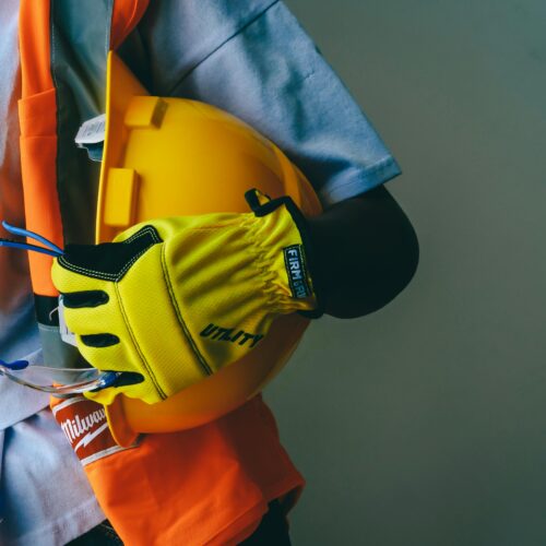 Wynajem odzieży roboczej dla firm – Jak działa, ile kosztuje i kiedy się opłaca?